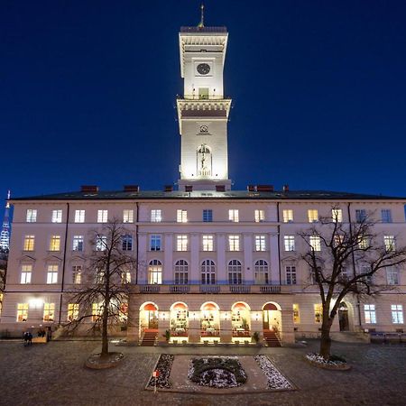 Bed & Breakfast In Downtown Львов Экстерьер фото